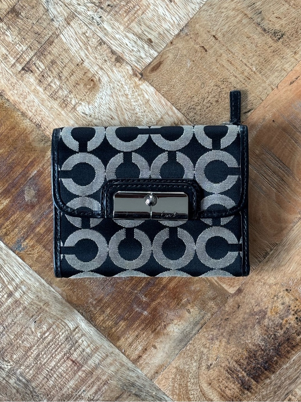 🖤🩶Y2K Kristin Op Art Wallet